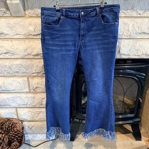 Elliot & Vine Indigo Frayed Hem Ankle Jeans Size 16W